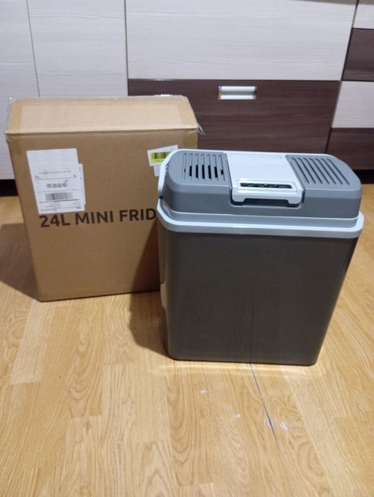 Lodówka turystyczna 24 l funkcja grzania