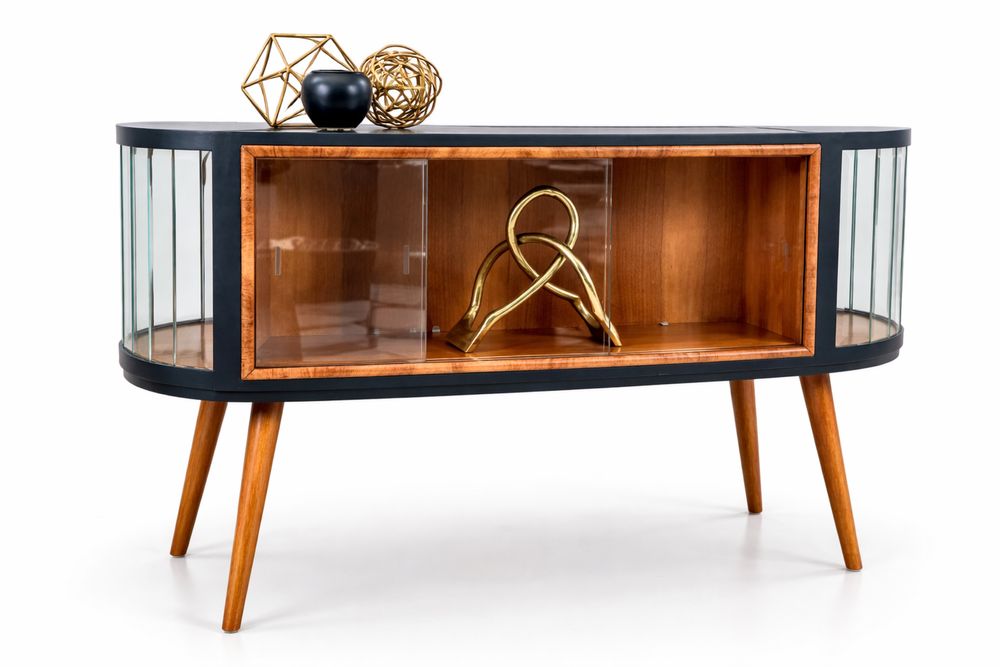 Odnowiona witryna/szafka w stylu art deco