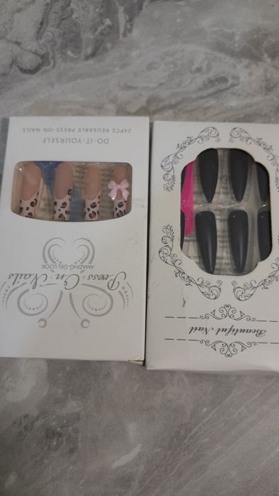 Нігті накладні .