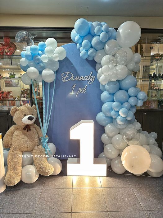 Оформление шарами , фотозона