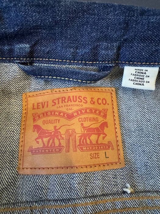Джинсовая куртка levis