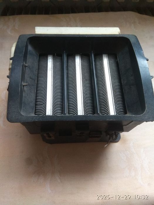 Дополнительный догреватель в авто Mercedes, радиатор