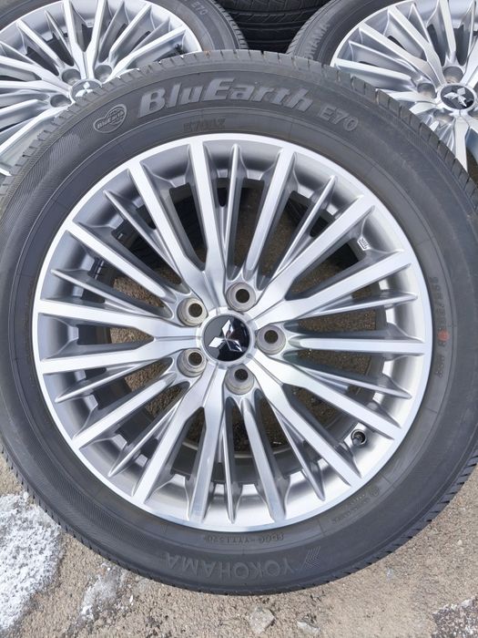 Диски Mitsubishi Outlander R18(5*114,3)+225/55/18 шини літні Yokohama