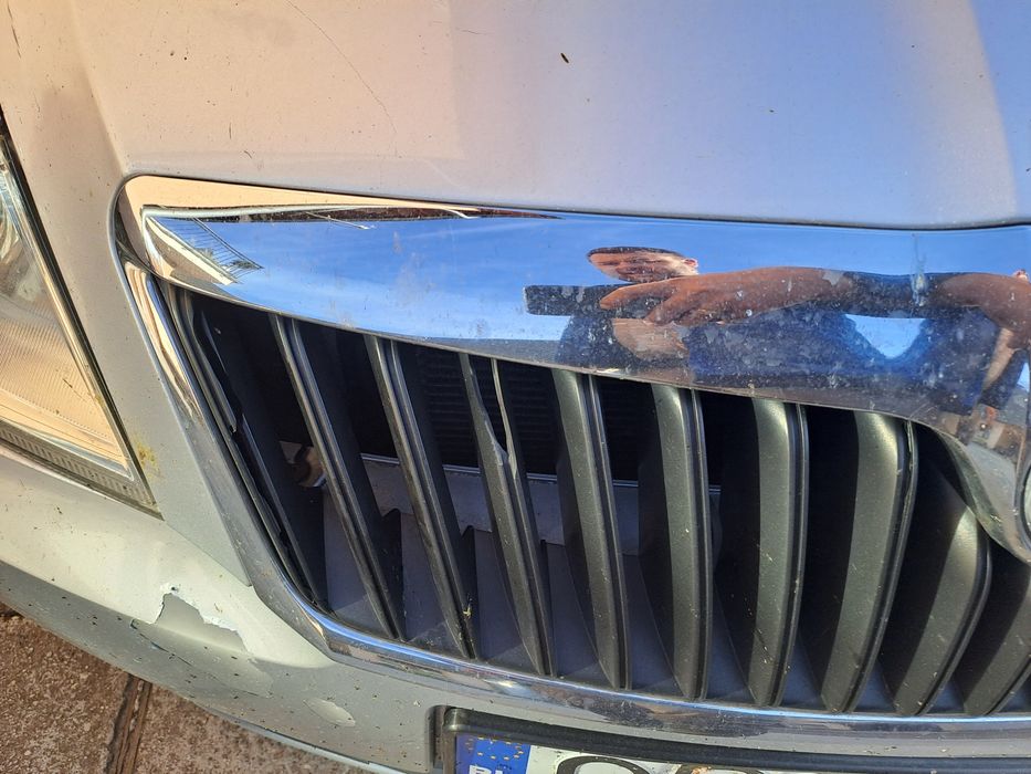Sprzedam maskę i belkę  do octavia2
