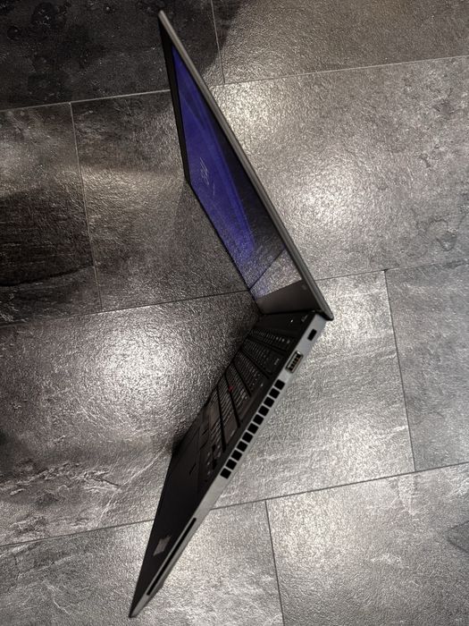 Ноутбук lenovo  thinkpad T490S lte 4g  core i5 8365u