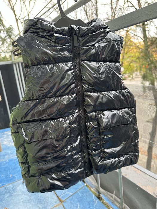 Жилетка дитяча чорного кольору