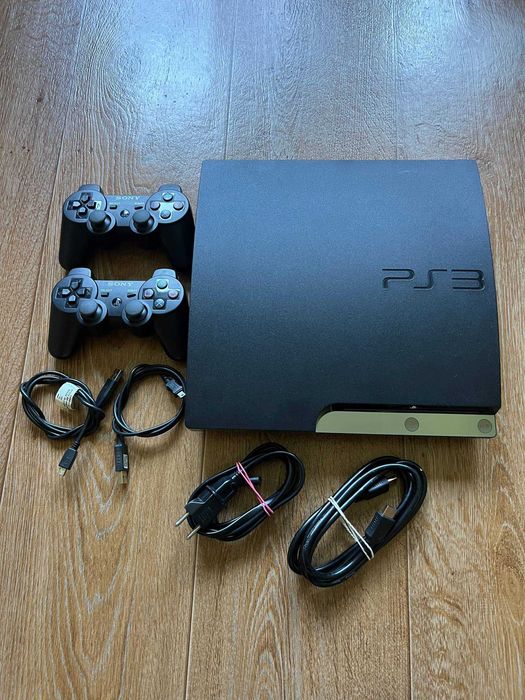 PlayStation 3 (CECH-2504B) + два геймпади (модель CECHZC2E)
