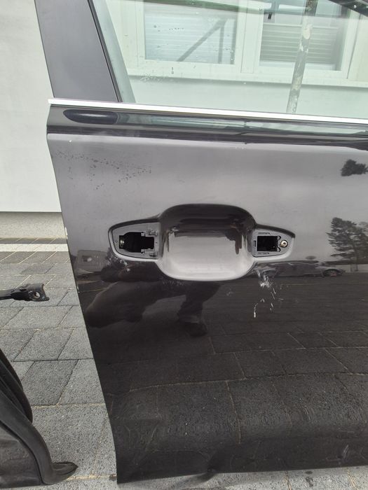 Drzwi prawe szyba listwa audi A8