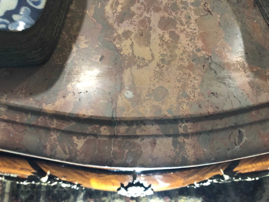 Cómoda Luis XV em pau de cetim e buxo