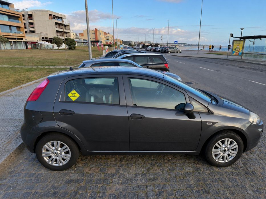 Fiat Punto 1.2 Easy Start&Stop – 110.000 km – Gasolina – Muito Económico