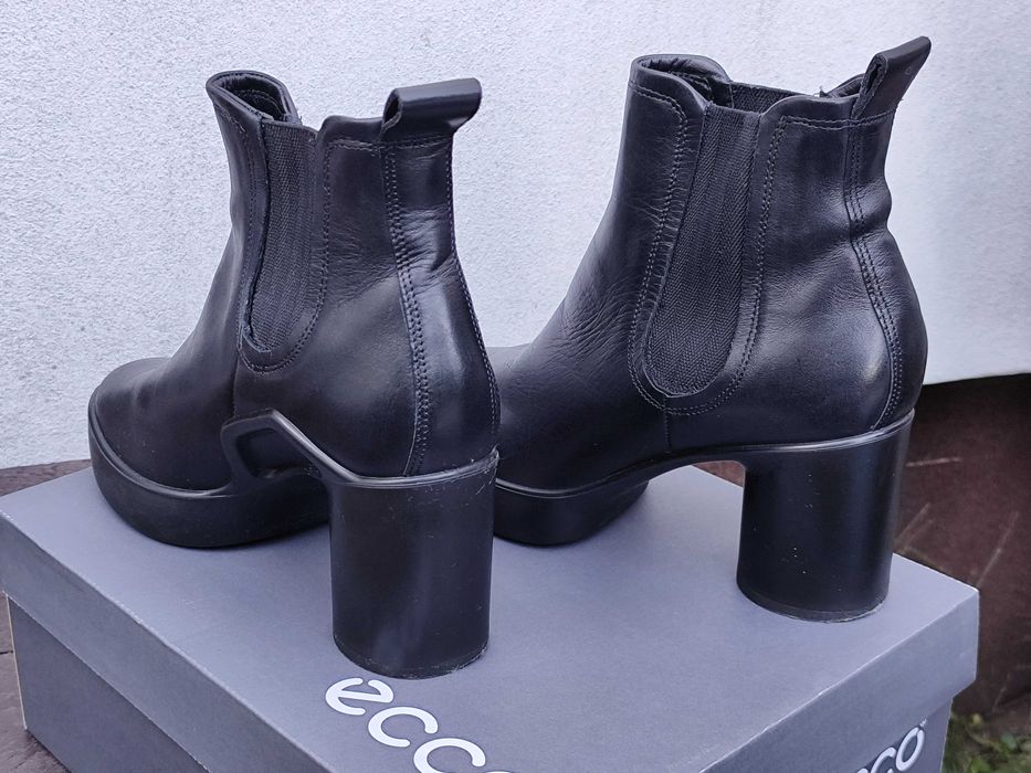 Botki ECCO Shape Sculpted Motion 55 czarne rozm. 37