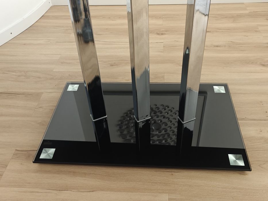 Mesa de jantar de vidro preta