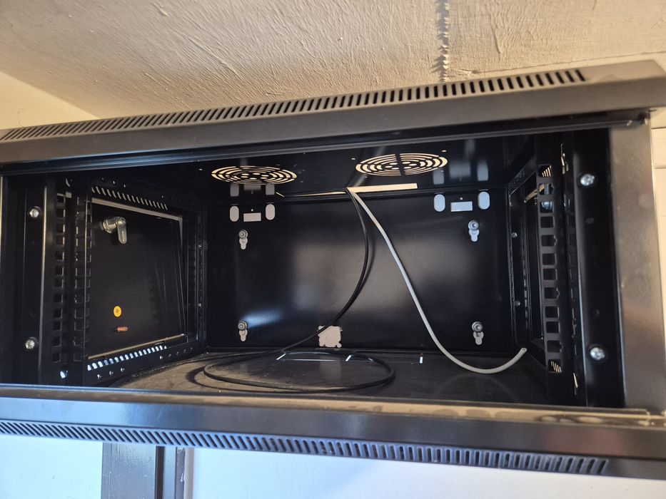 Szafa Rack 600X450 wisząca!