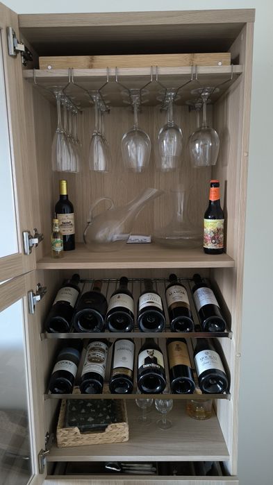 Móvel Garrafeira e Bar