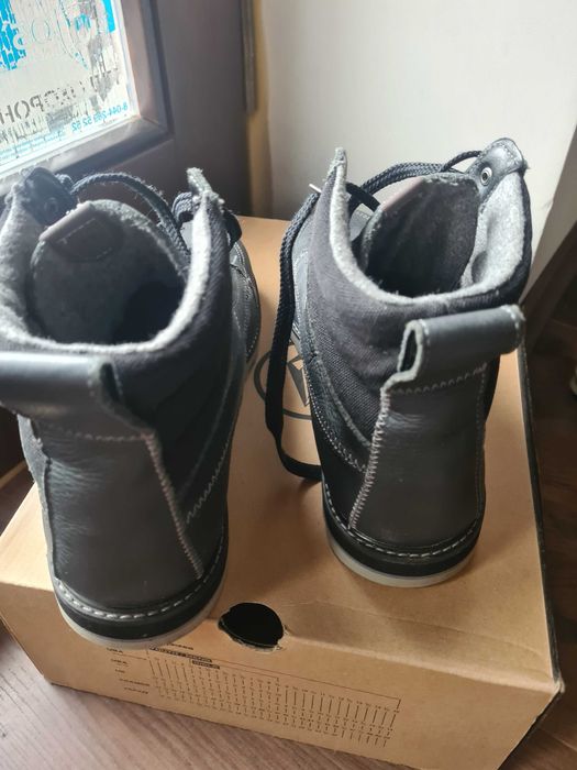 Продам чоловічі чоботи фірми Volcom