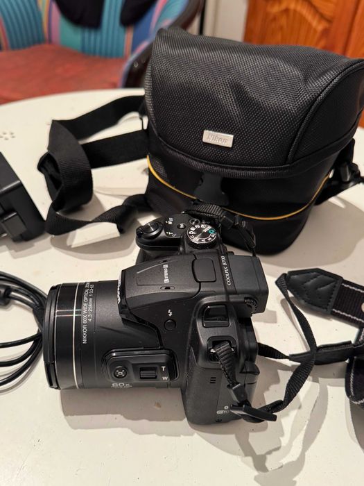 Nikon Coolpix B700 – Como Nova + Bolsa e Manual Originais