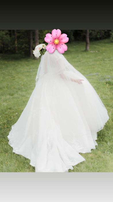 Весільна  сукня зі  знімним  шлейфом