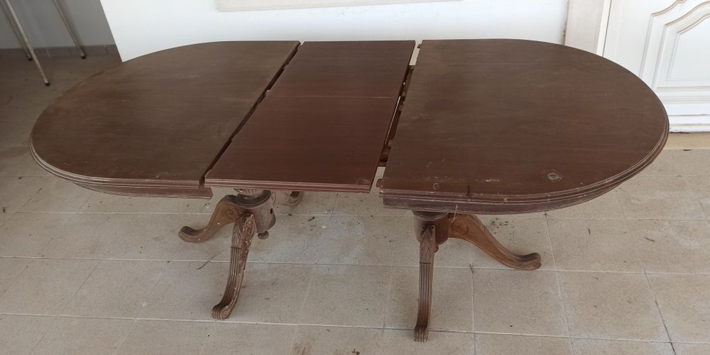 Mesa de sala oval extensível