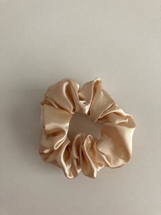 Satynowa scrunchie