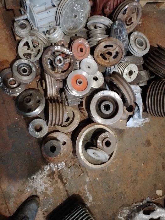 Шківи різні до електродвигунів та дровоколів