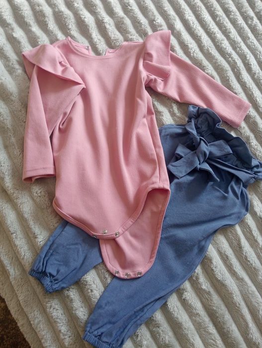 Одяг для дівчинки