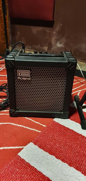 Guitarra Elétrica + Amplificador Roland + Suporte