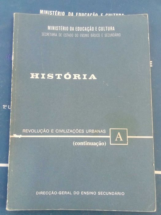 livros escolares de historia e outros