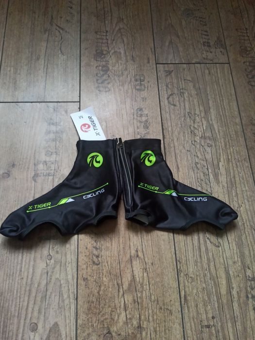 Ocieplane pokrowce na buty rowerowe.
