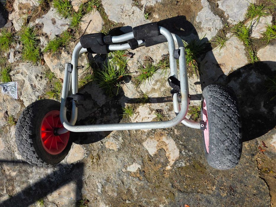 Kayak de pedais com motor Torqeedo