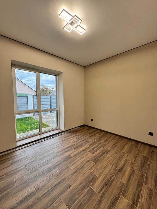 Крайній таун з ремонтом на 3 сотках в Бучі