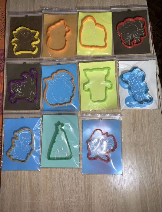 Набір вирубок для пряників з трафаретами