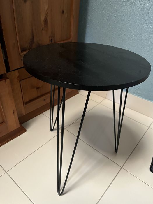 Mesa preta de 3 pes