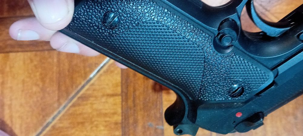 Pistola Airsoft BERETA como nova