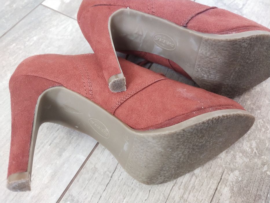 Buty na obcasie rozmiar 40