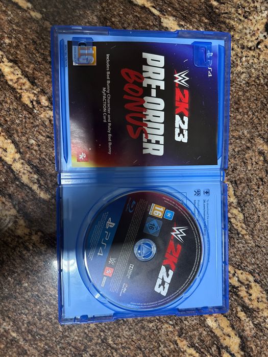 WWE 2K23 PS4 (negociável)