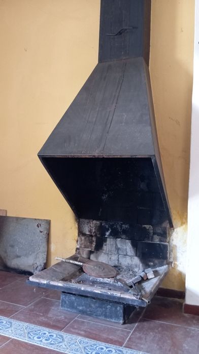 Fogão de sala em metal estilo único