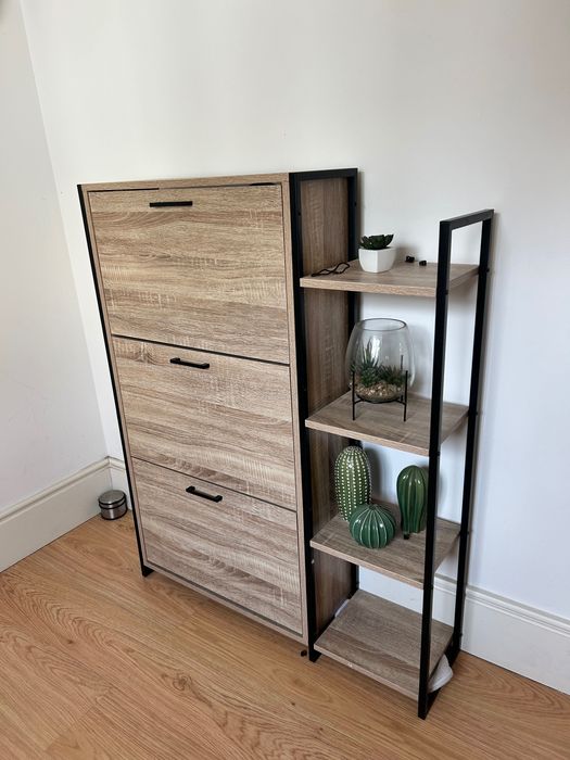 Sapateira com 3 gavetas e estante lateral