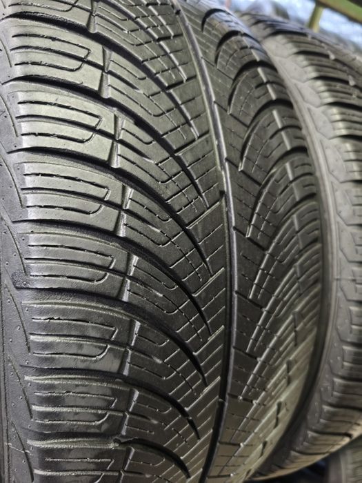 Opony całoroczne 17 Arivo Carlorful Allseasons - 225/45 17