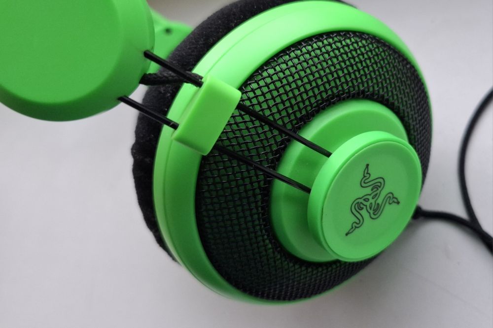 Навушники Razer Kraken Green
Оригінал, в доброму стані. Є тріщи