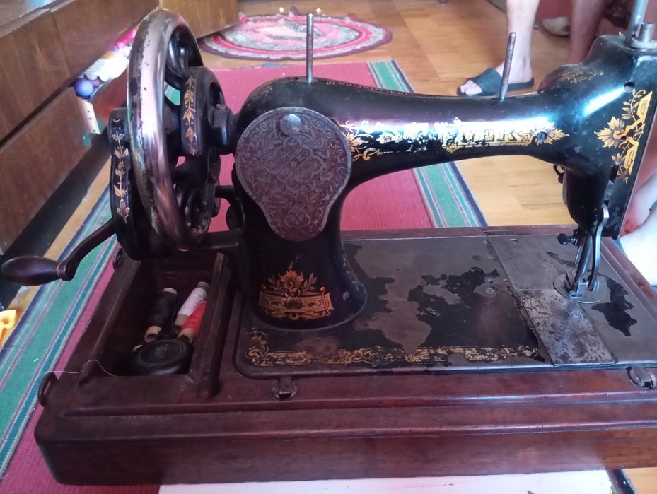 Швейна машинка .