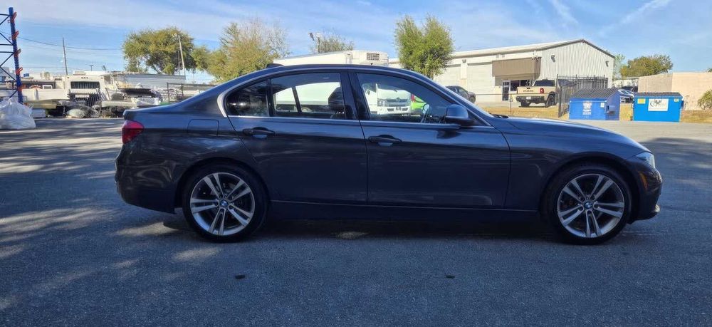 BMW 330I      2017