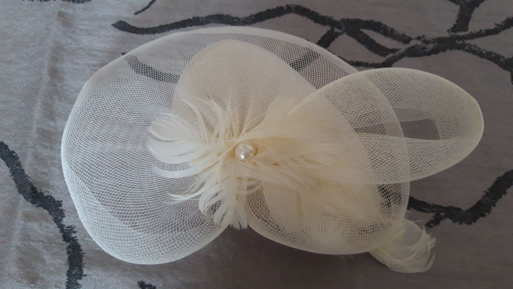 Fascynator,toczek,stroik na włosy,ślub
