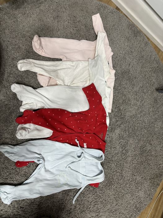 Ubranka po dziewczynce na sprzedaż- 56 rozmiar