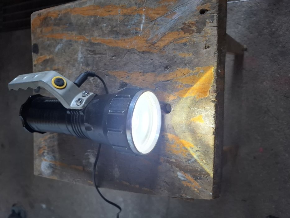 Latarka do ładowania