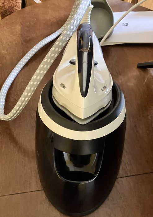 Żelazko, Stacja parowa   Philips HI5920/20 2400 W