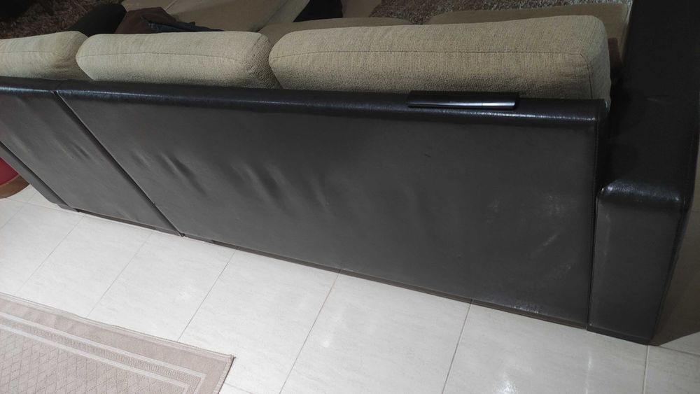 Sofá  chaise longue.