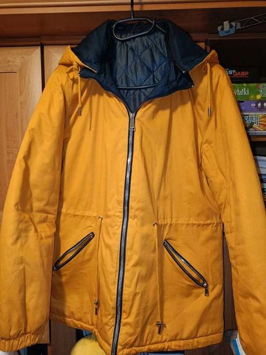 Kurtka w kolorze złotym