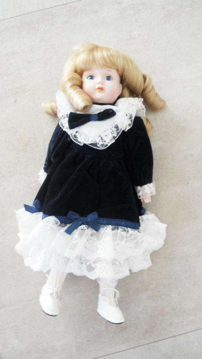 Bonecas de porcelana