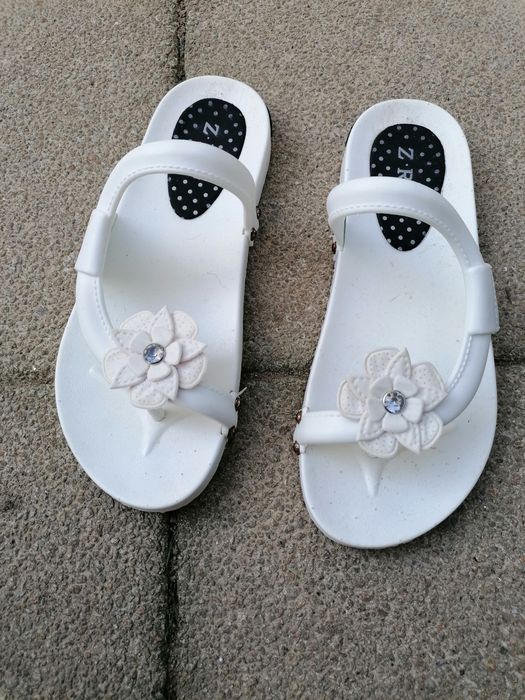 Chinelos super giros e elegantes – Tamanho 38
