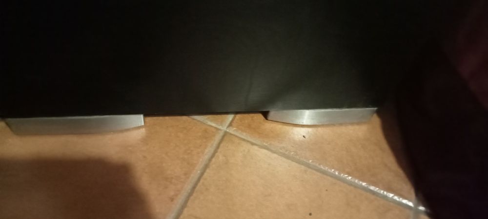 Cama de casal e secretária